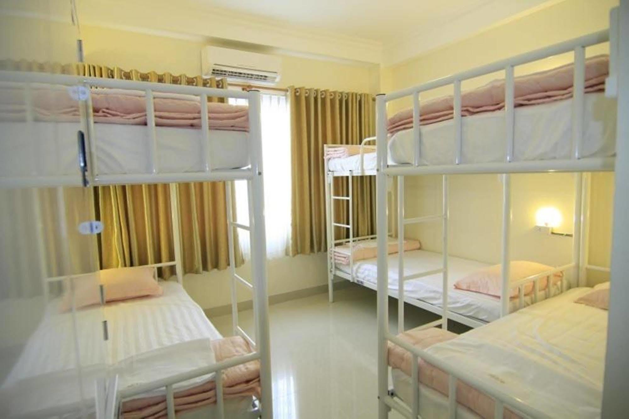 Phan Anh Hotel - Bui Vien Walking Street Хошимін Екстер'єр фото